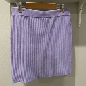 Short pencil skirt